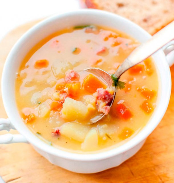 Гороховый суп с картофелем и колбасой