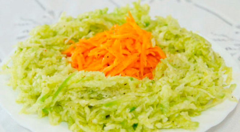 Салат-из-зеленой-редьки-с-морковью