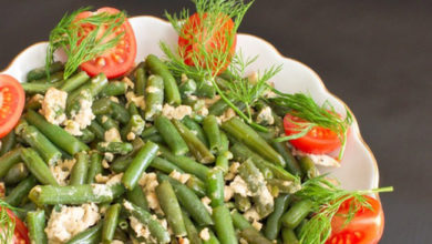 Зеленая фасоль с яйцами
