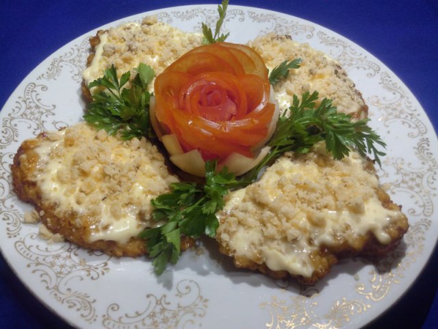 Нежная куриная грудка под чесночно-ореховым соусом • retsept-prigotovleniya.ru